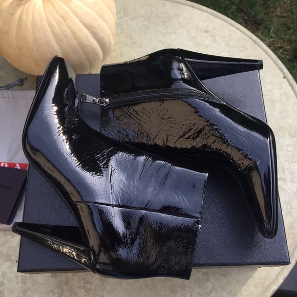 Prada Vernice Naplak Black Patent Leather Ankle Booties, 38.5 - Picture 7 of 15